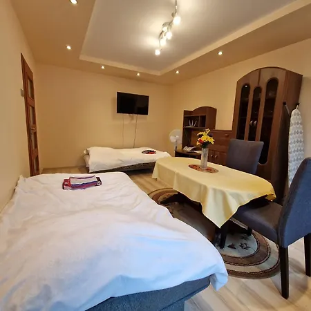 Romantica Comfort By Bookinghost Apartamento Częstochowa